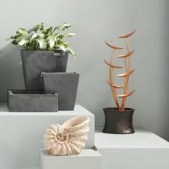 Antique Resin Conch Garden Fountain